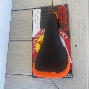 S&M BMX SHIELD THIN RAILED SEAT BLACK/ORANGE SUNDAY PRIMO CULT ODYSSEY